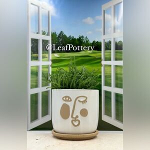 Rocky White/Beige Ceramic Planter Pot with Saucer Attached